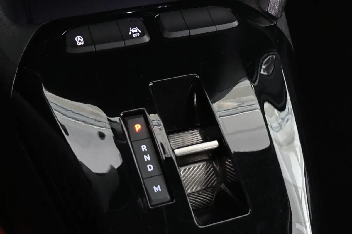 1.2 Turbo Hybrid GS Camera Carplay Dodehoek detectie