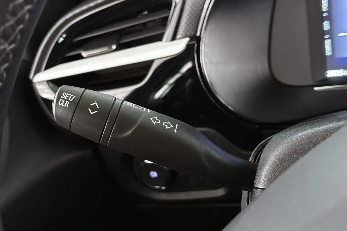 1.2 Turbo Hybrid GS Camera Carplay Dodehoek detectie