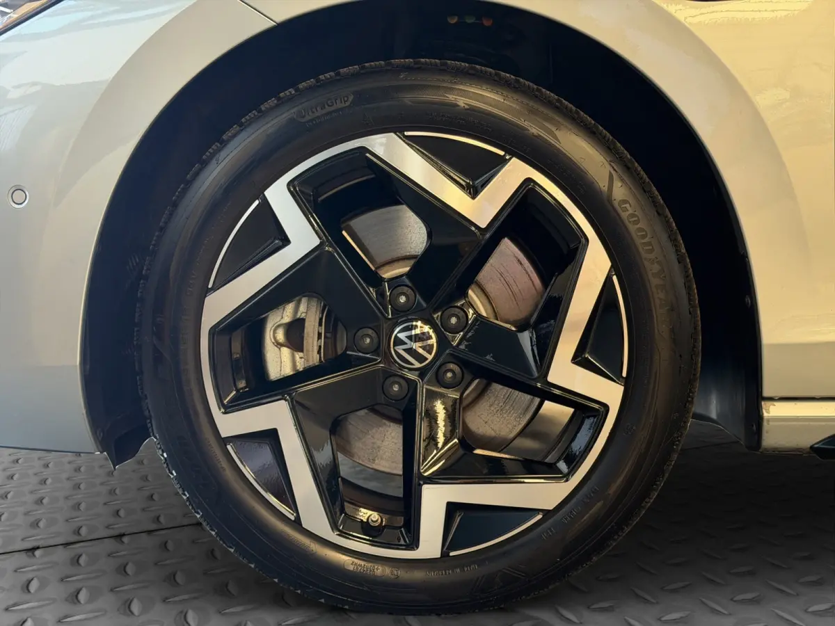 1.5 eHybrid R-Line Edition|Full Option! 5jr garantie!