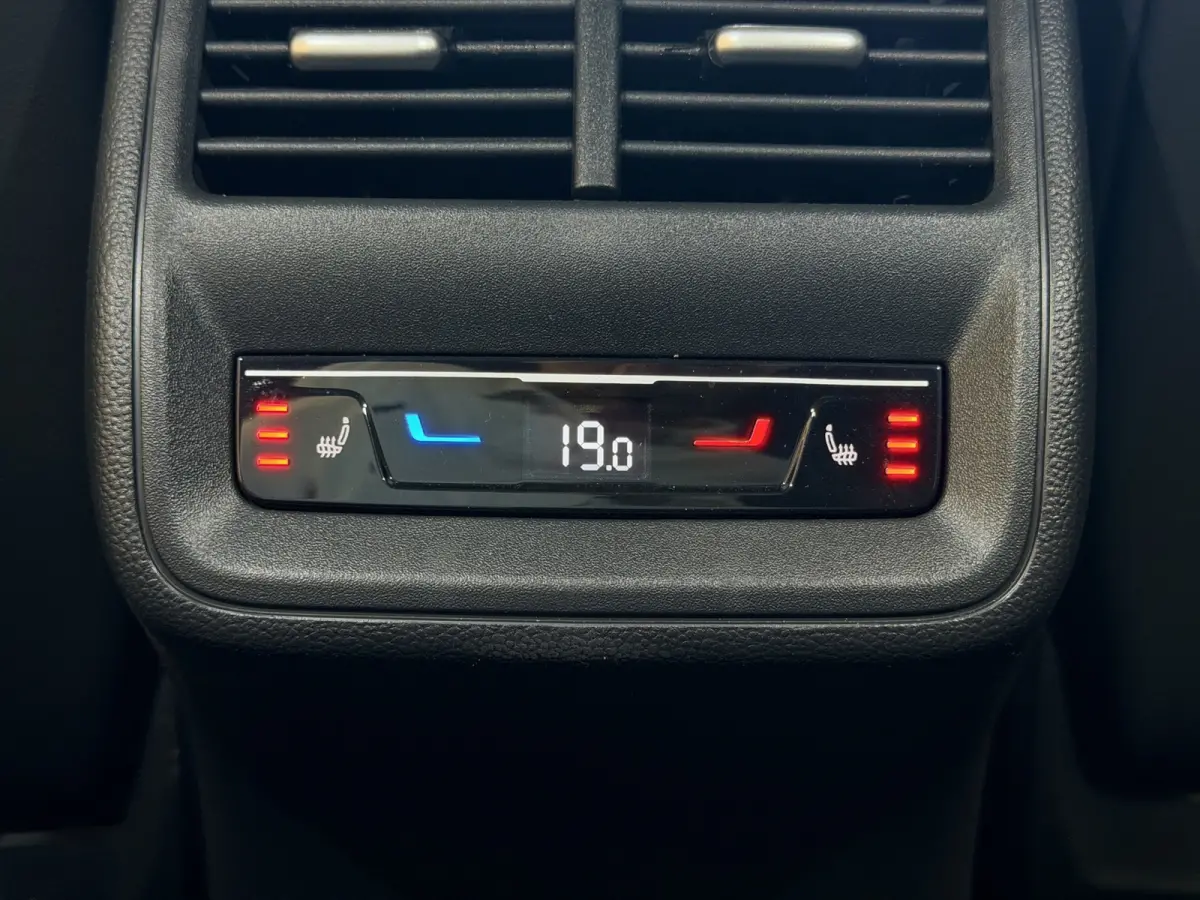 1.5 eHybrid R-Line Edition|Full Option! 5jr garantie!