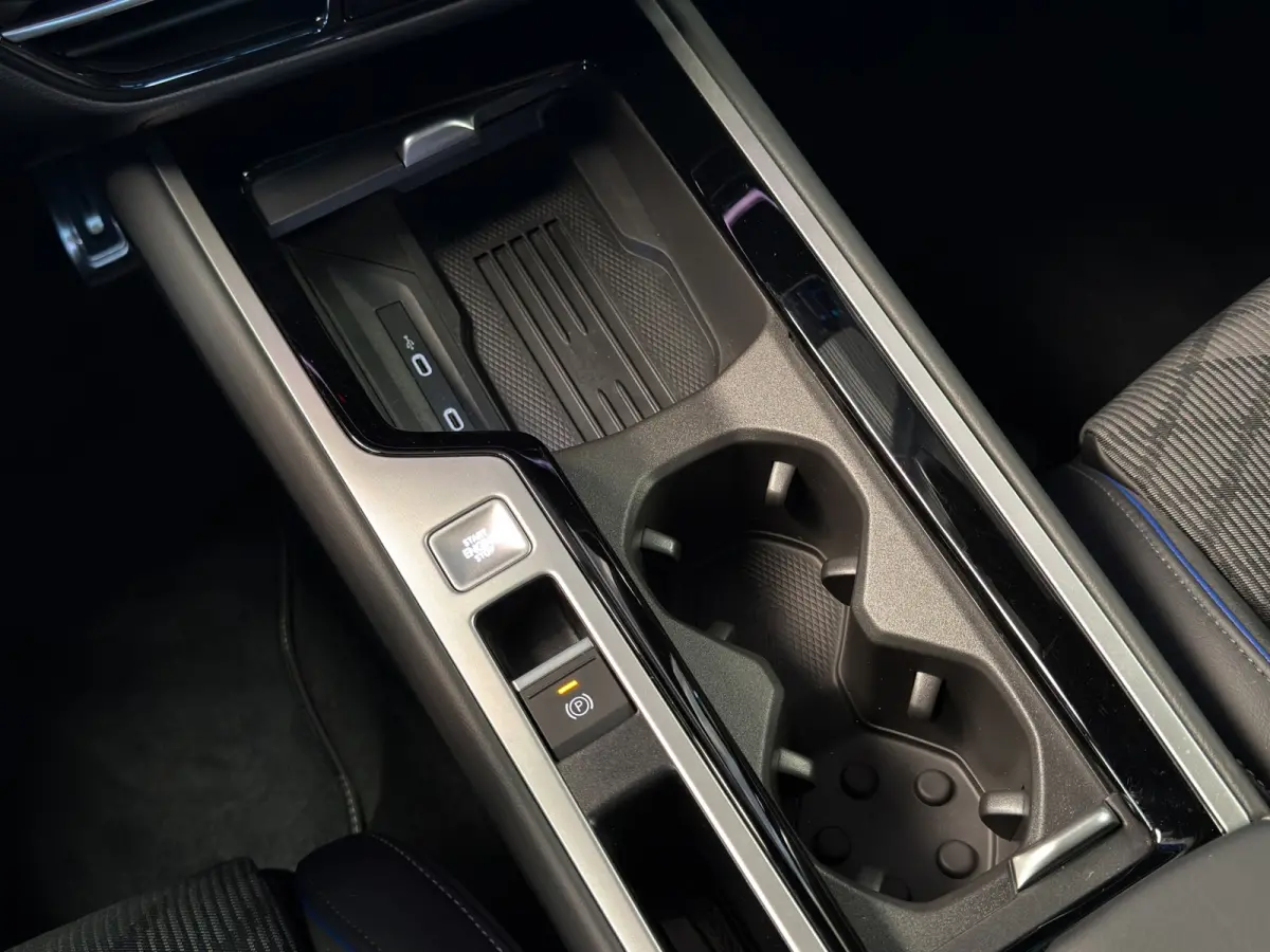 1.5 eHybrid R-Line Edition|Full Option! 5jr garantie!