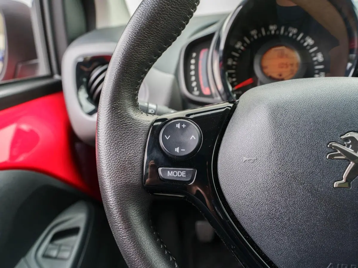 1.0 e-VTi Allure 5drs. TOP! | Open dak | Camera | Slechts 10.541km