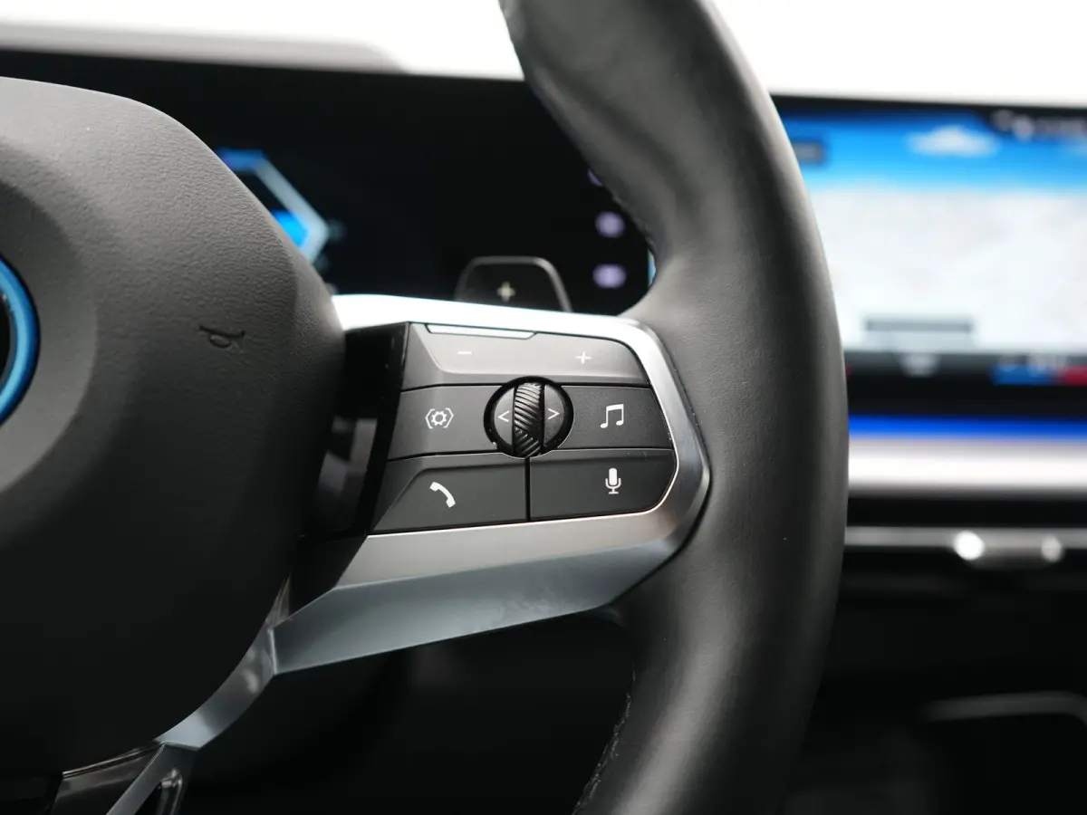 xDrive30e M Sport PHEV 326pk Dealer O.H. | Trekhaak Af Fabriek | Adaptive Cruise | Head Up | Harman / Kardon | 360 Camera | Alcantara Sportstoelen Memory & Verwarmd | Adaptief Onderstel | Sf