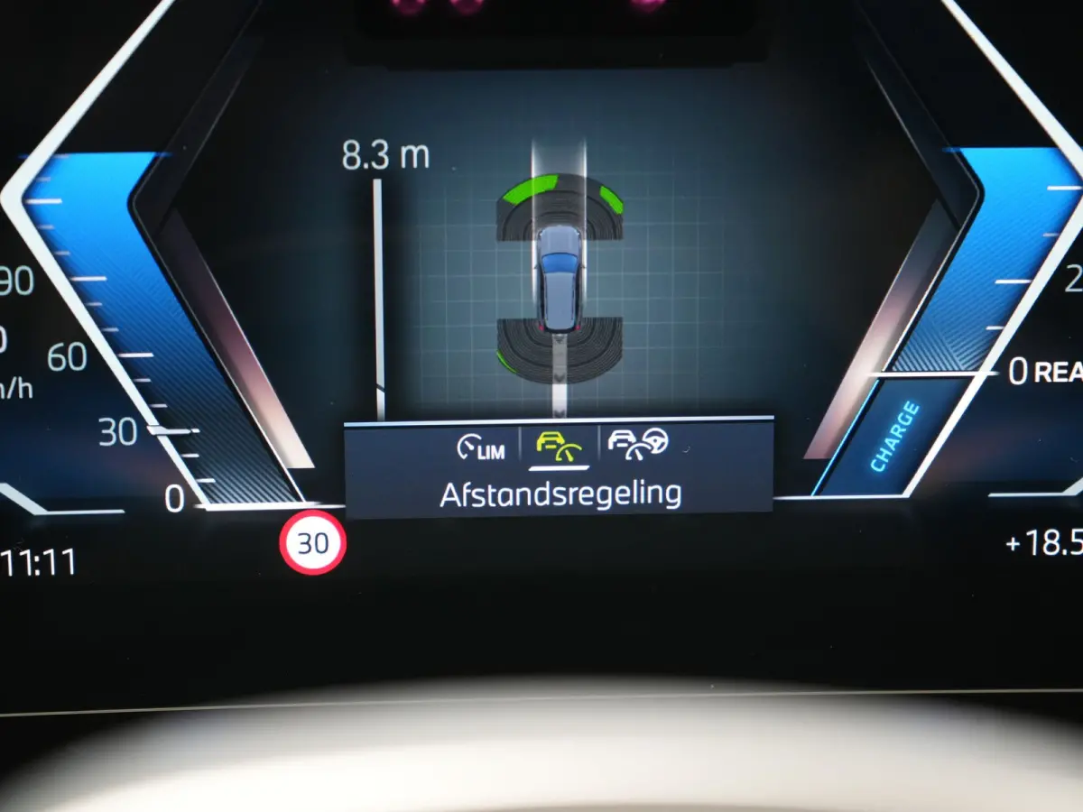 xDrive30e M Sport PHEV 326pk Dealer O.H. | Trekhaak Af Fabriek | Adaptive Cruise | Head Up | Harman / Kardon | 360 Camera | Alcantara Sportstoelen Memory & Verwarmd | Adaptief Onderstel | Sf