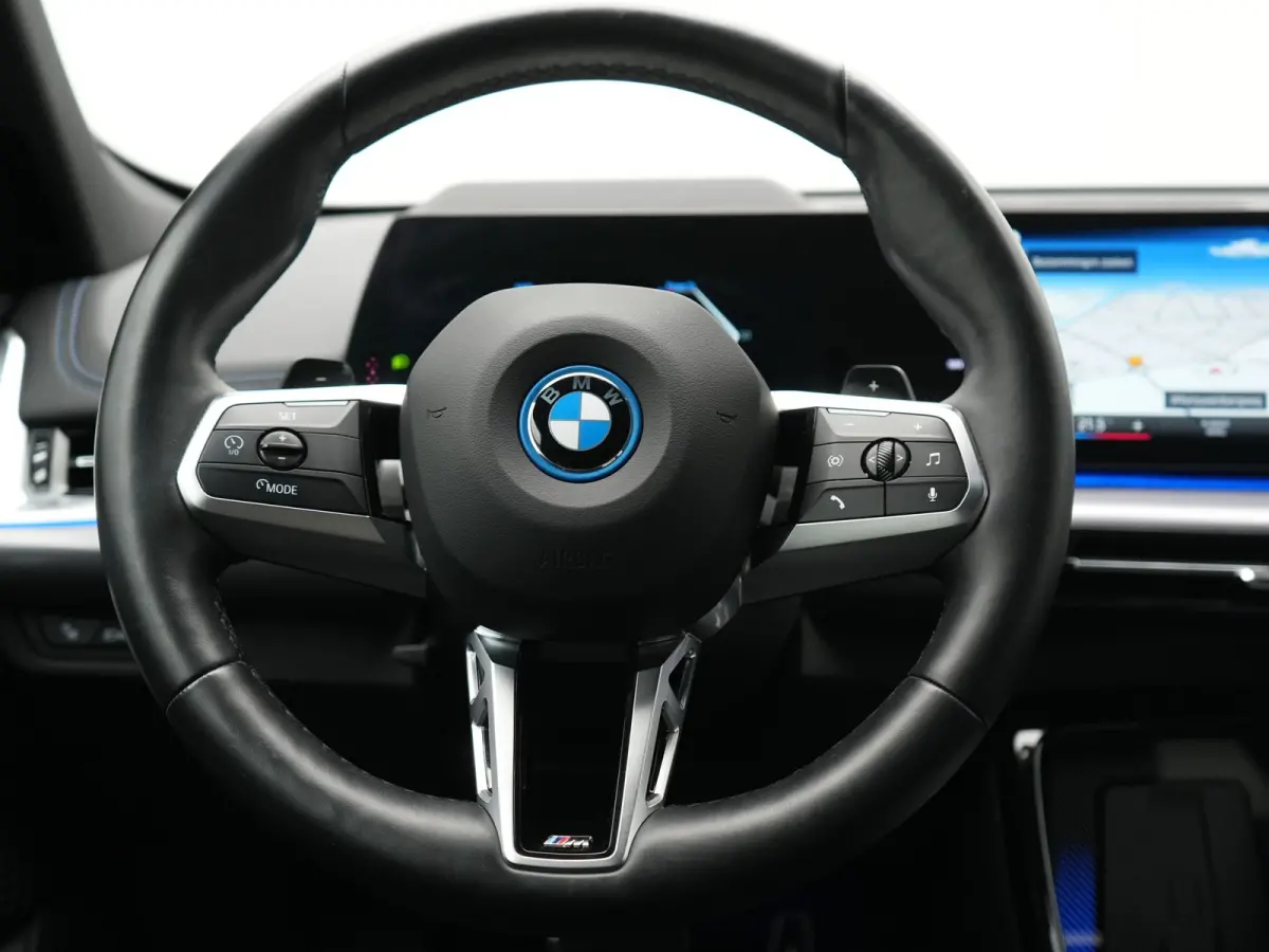 xDrive30e M Sport PHEV 326pk Dealer O.H. | Trekhaak Af Fabriek | Adaptive Cruise | Head Up | Harman / Kardon | 360 Camera | Alcantara Sportstoelen Memory & Verwarmd | Adaptief Onderstel | Sf