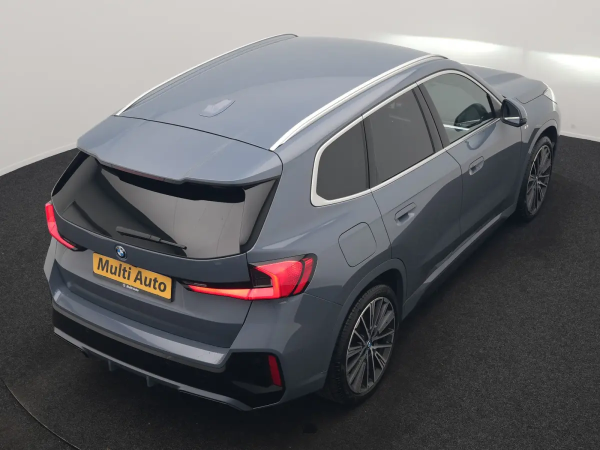 xDrive30e M Sport PHEV 326pk Dealer O.H. | Trekhaak Af Fabriek | Adaptive Cruise | Head Up | Harman / Kardon | 360 Camera | Alcantara Sportstoelen Memory & Verwarmd | Adaptief Onderstel | Sf