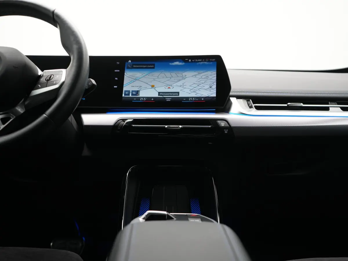 xDrive30e M Sport PHEV 326pk Dealer O.H. | Trekhaak Af Fabriek | Adaptive Cruise | Head Up | Harman / Kardon | 360 Camera | Alcantara Sportstoelen Memory & Verwarmd | Adaptief Onderstel | Sf