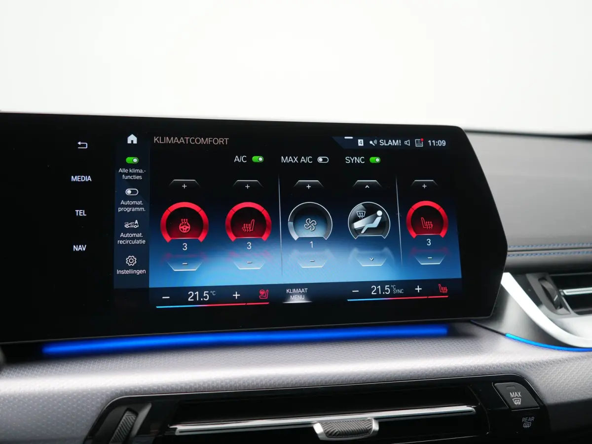 xDrive30e M Sport PHEV 326pk Dealer O.H. | Trekhaak Af Fabriek | Adaptive Cruise | Head Up | Harman / Kardon | 360 Camera | Alcantara Sportstoelen Memory & Verwarmd | Adaptief Onderstel | Sf