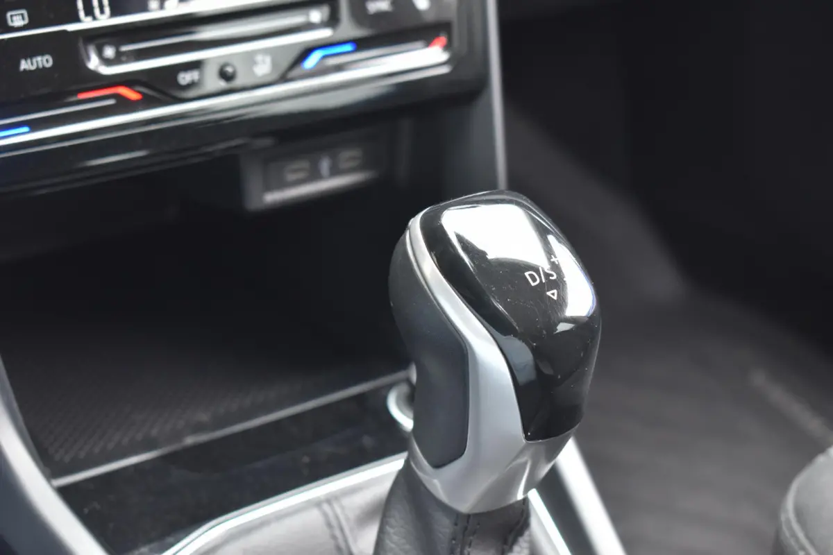 1.0 TSI Style Automaat | Carplay Navi | Stoelverwarming | Parkeercamera | 12 mnd BOVAG Garantie | Whatsapp 06-53188999
