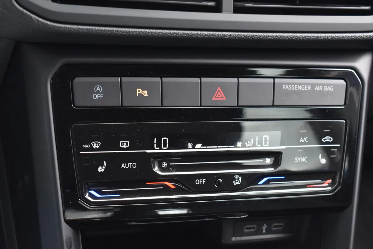 1.0 TSI Style Automaat | Carplay Navi | Stoelverwarming | Parkeercamera | 12 mnd BOVAG Garantie | Whatsapp 06-53188999