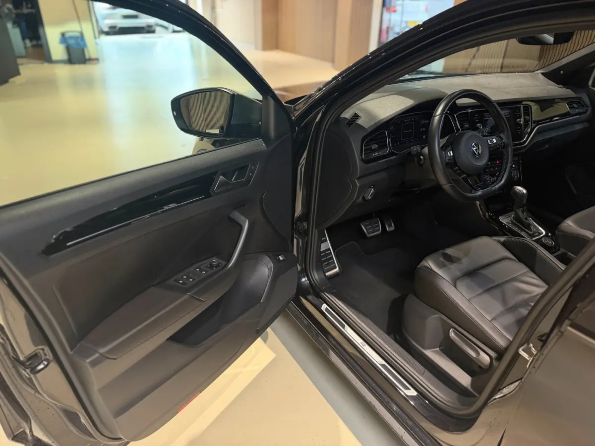 R 2.0 TSI 4Motion Sport 300pk|Pano|Leder|Beats|Keyless|