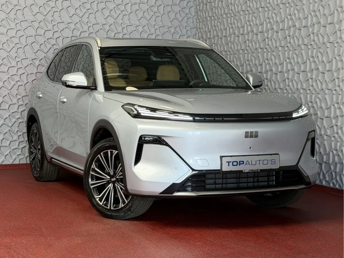 1.5 MAX+ PHEV LONG RANGE BRUIN LEER 29,8 KWH | 136km WLTP | PANORAMADAK | MASSAGE /STOEL/VERW/KOELING Geely Wijchen