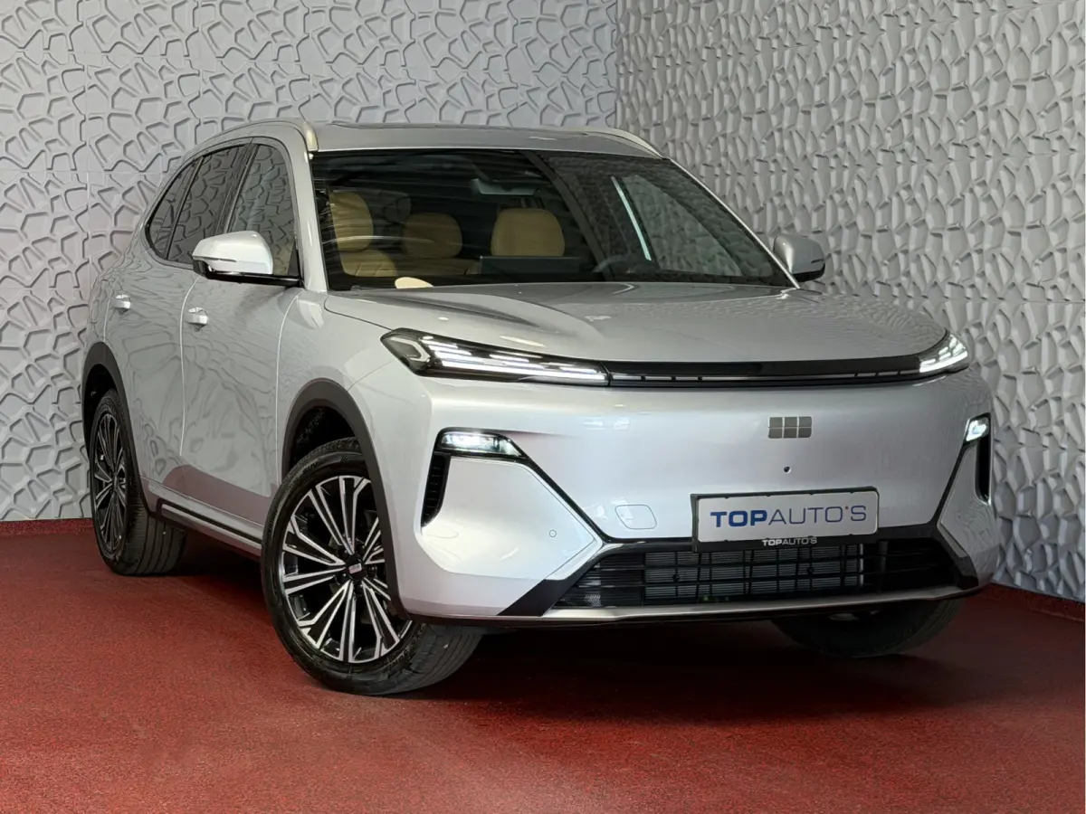 1.5 MAX+ PHEV LONG RANGE BRUIN LEER 29,8 KWH | 136km WLTP | PANORAMADAK | MASSAGE /STOEL/VERW/KOELING Geely Wijchen