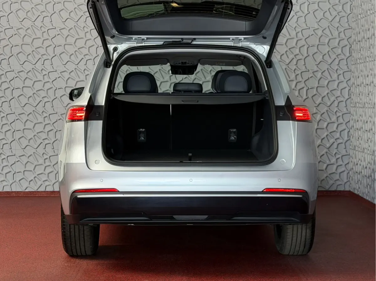 1.5 MAX+ PHEV LONG RANGE BRUIN LEER 29,8 KWH | 136km WLTP | PANORAMADAK | MASSAGE /STOEL/VERW/KOELING Geely Wijchen
