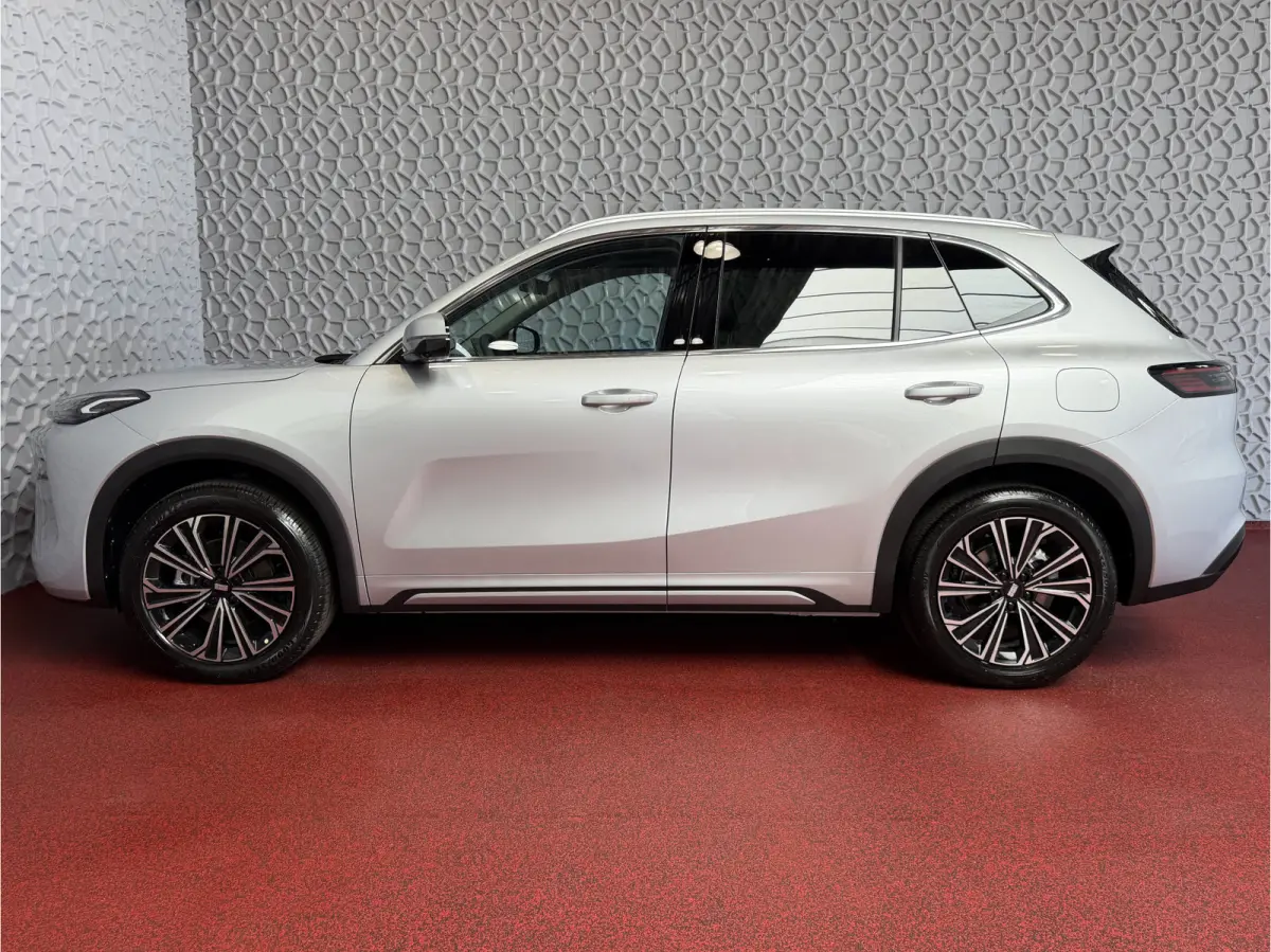 1.5 MAX+ PHEV LONG RANGE BRUIN LEER 29,8 KWH | 136km WLTP | PANORAMADAK | MASSAGE /STOEL/VERW/KOELING Geely Wijchen