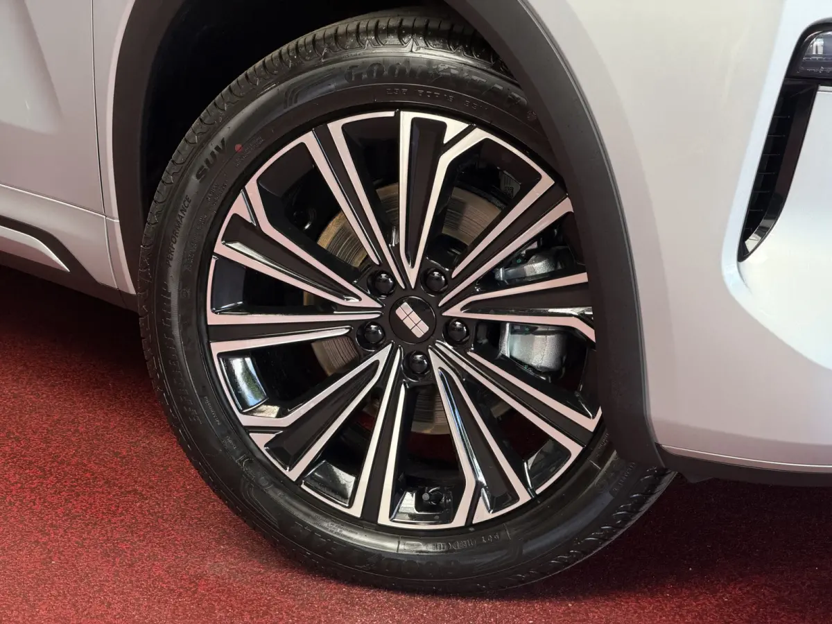 1.5 MAX+ PHEV LONG RANGE BRUIN LEER 29,8 KWH | 136km WLTP | PANORAMADAK | MASSAGE /STOEL/VERW/KOELING Geely Wijchen