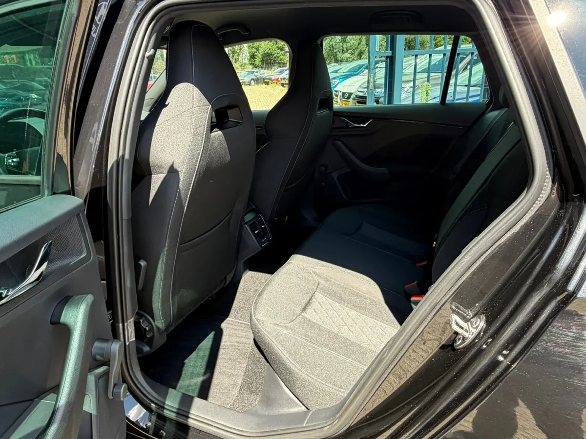 1.0 TSI Sport Business Navigatie/Apple Carplay/Camera