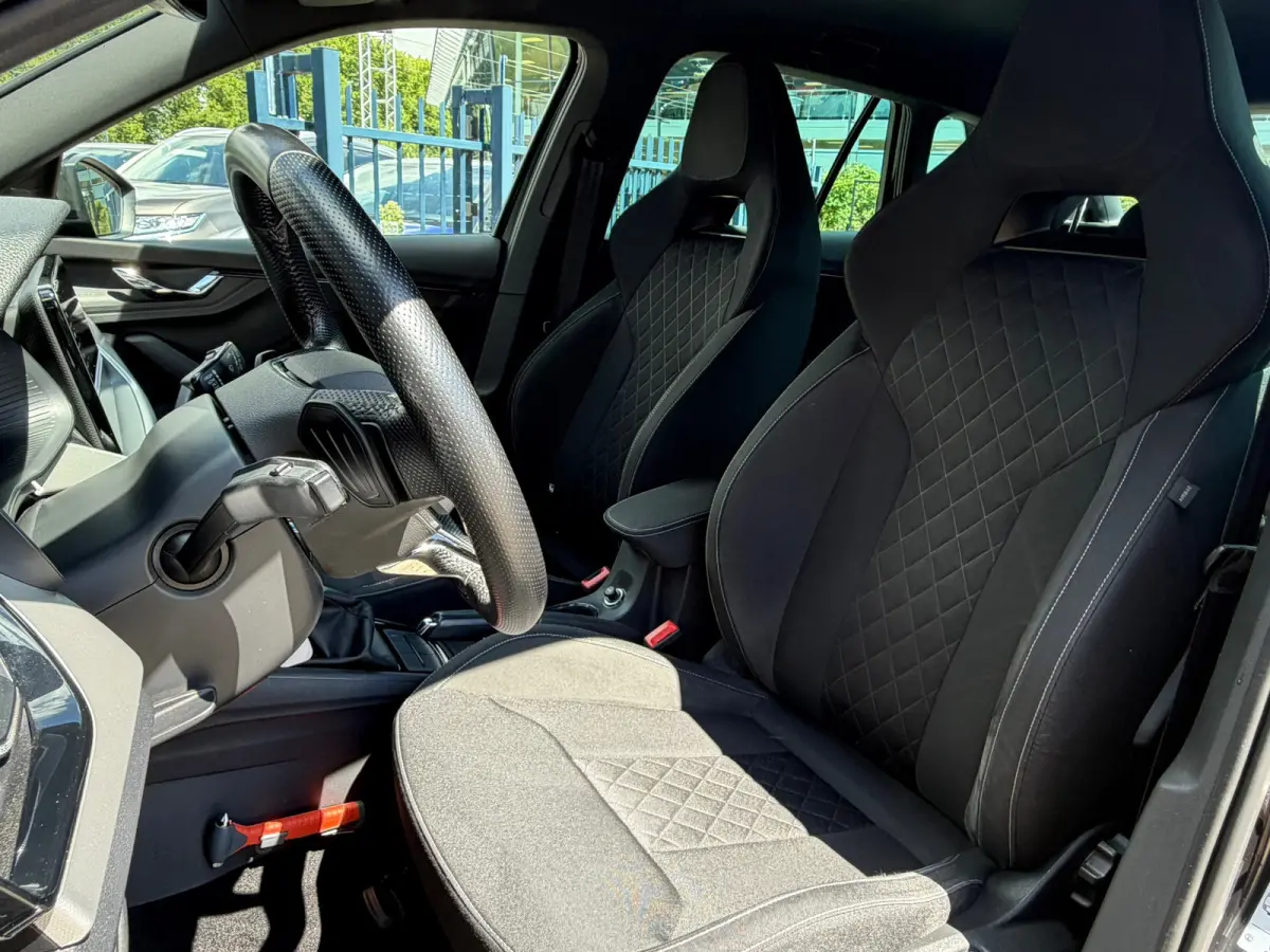 1.0 TSI Sport Business Navigatie/Apple Carplay/Camera