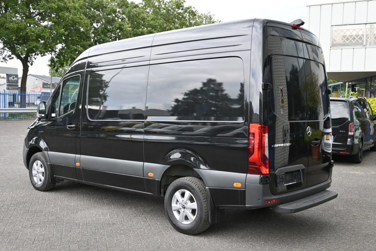 320 L2H2 Select 81kWh Distronic, LED, MBUX Navigatie, Smartphone integratie pakket, Snellader, Etc Windowbags, Winterpakket