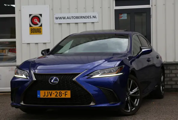 F Sport *Lexus fabrieksg.t/m07-2031*Perfect Lexus Onderh.*Schuifdak/ACC/Leder/F-Sport 4x/Keyless Entry+Go/Stoelverw./Memorie/Dodehoek/Camera/LED/DAB/Parkeersens.V+A/19 inch LM*