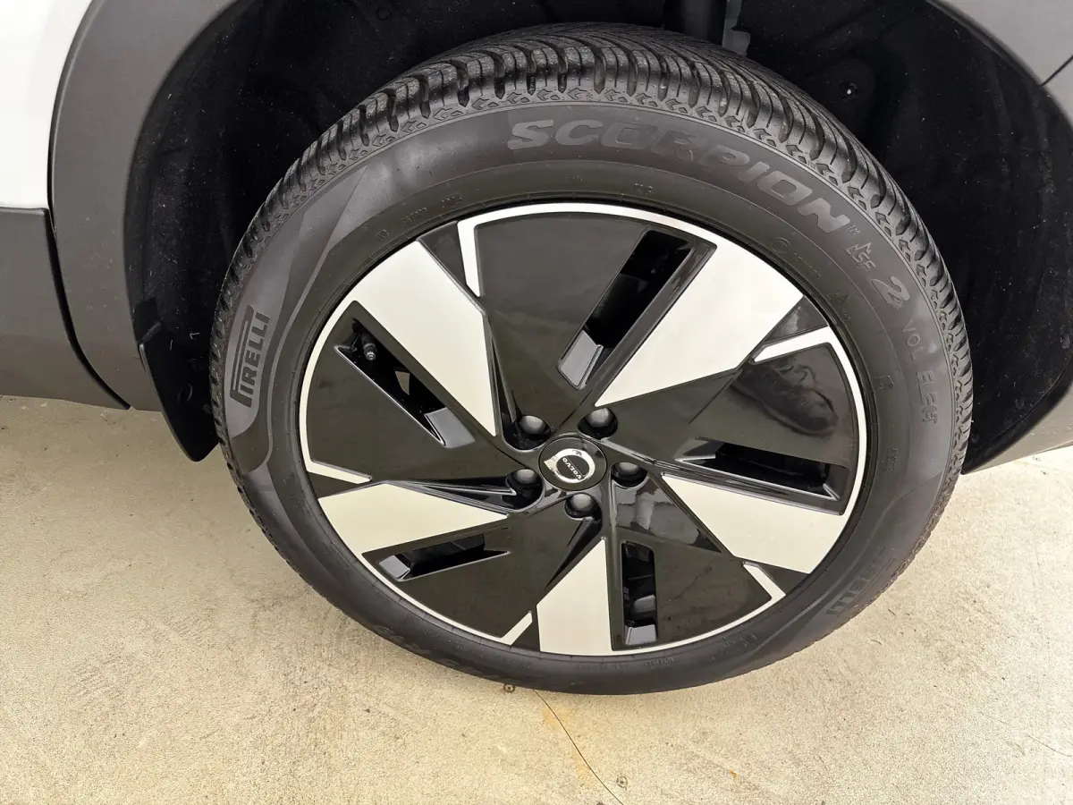 Single Motor Extended Range Core 82 kWh | 19" Allseason | Harman Kardon | 360 Camera | Adaptieve Cruise | BLIS | Stoel/Stuurverwarming | Warmtepomp