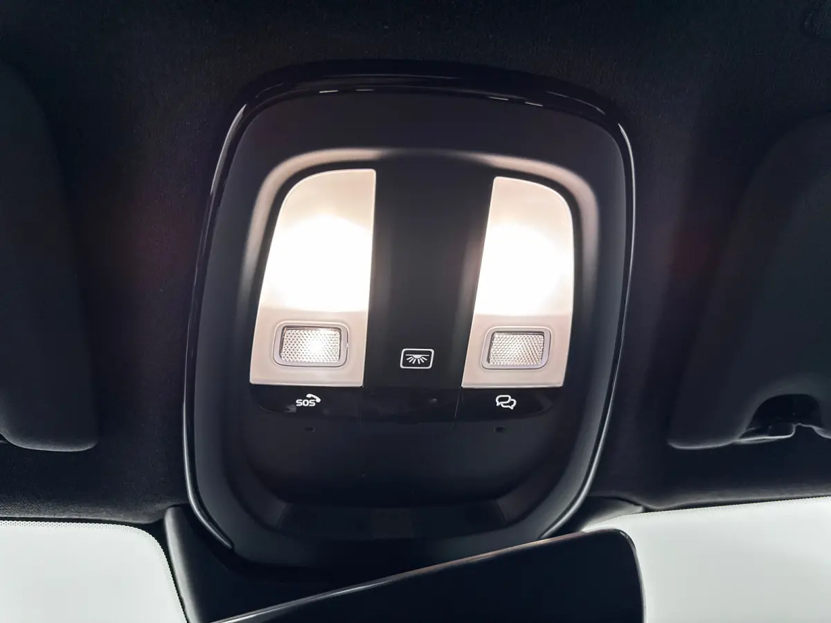 Single Motor Extended Range Core 82 kWh | 19" Allseason | Harman Kardon | 360 Camera | Adaptieve Cruise | BLIS | Stoel/Stuurverwarming | Warmtepomp