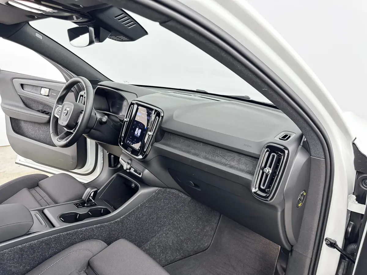 Single Motor Extended Range Core 82 kWh | 19" Allseason | Harman Kardon | 360 Camera | Adaptieve Cruise | BLIS | Stoel/Stuurverwarming | Warmtepomp