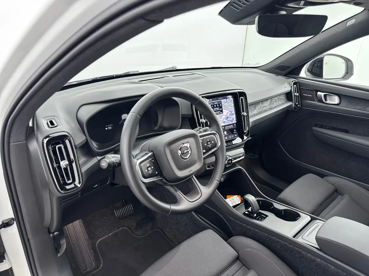 Single Motor Extended Range Core 82 kWh | 19" Allseason | Harman Kardon | 360 Camera | Adaptieve Cruise | BLIS | Stoel/Stuurverwarming | Warmtepomp