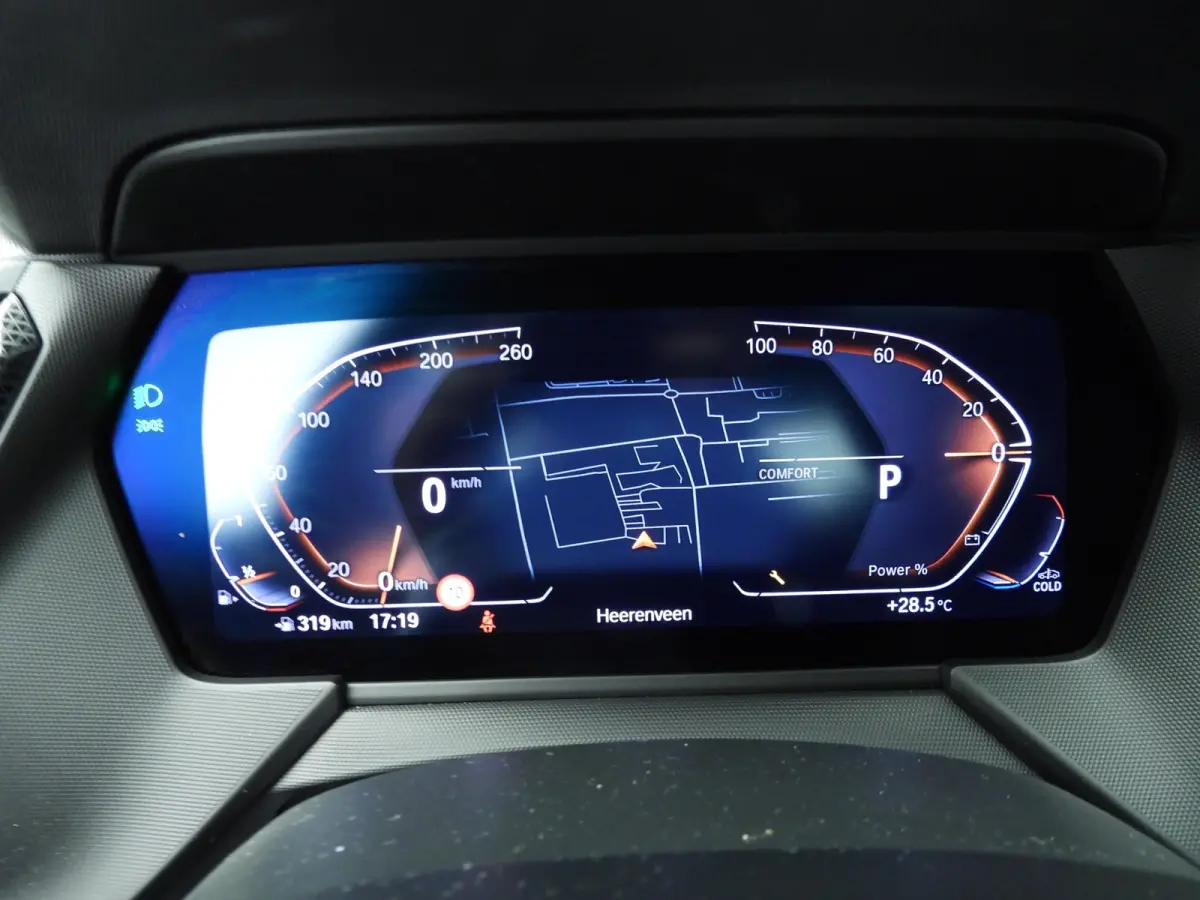 218i | M-Sportpakket | LED | HUD | Panoramadak | Sportstoelen | Stoelverwarming | DAB | Hifi speakers | Alu 18 inch