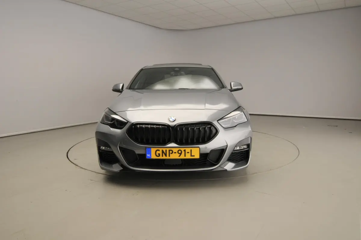 218i | M-Sportpakket | LED | HUD | Panoramadak | Sportstoelen | Stoelverwarming | DAB | Hifi speakers | Alu 18 inch