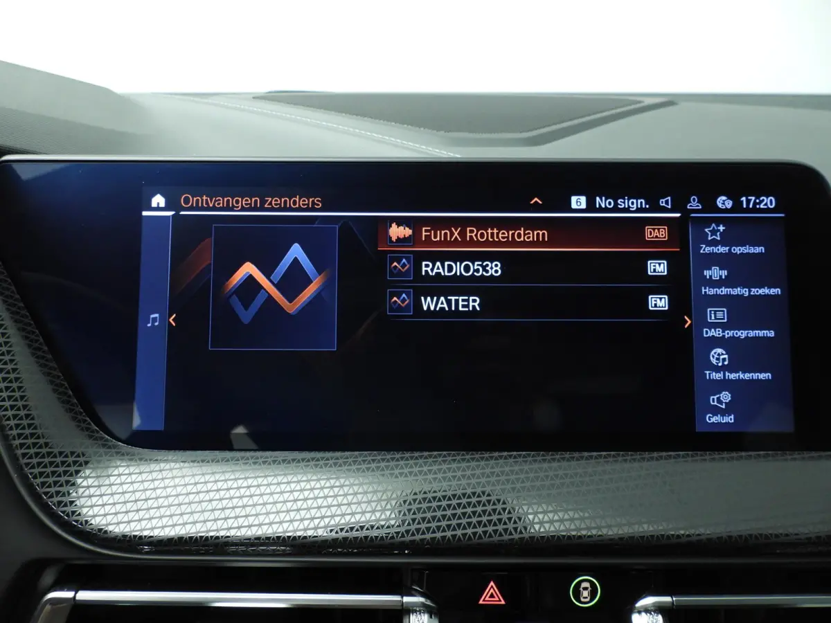 218i | M-Sportpakket | LED | HUD | Panoramadak | Sportstoelen | Stoelverwarming | DAB | Hifi speakers | Alu 18 inch