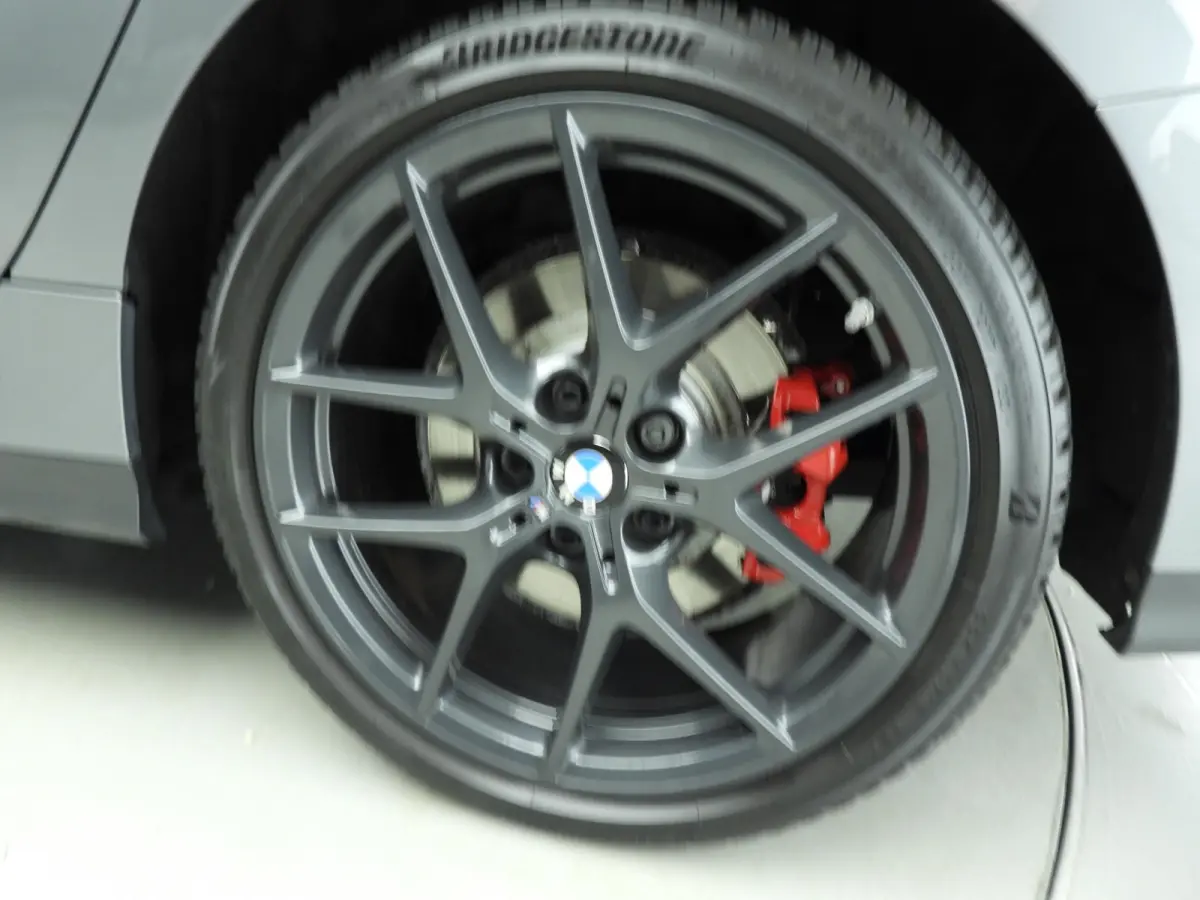 218i | M-Sportpakket | LED | HUD | Panoramadak | Sportstoelen | Stoelverwarming | DAB | Hifi speakers | Alu 18 inch