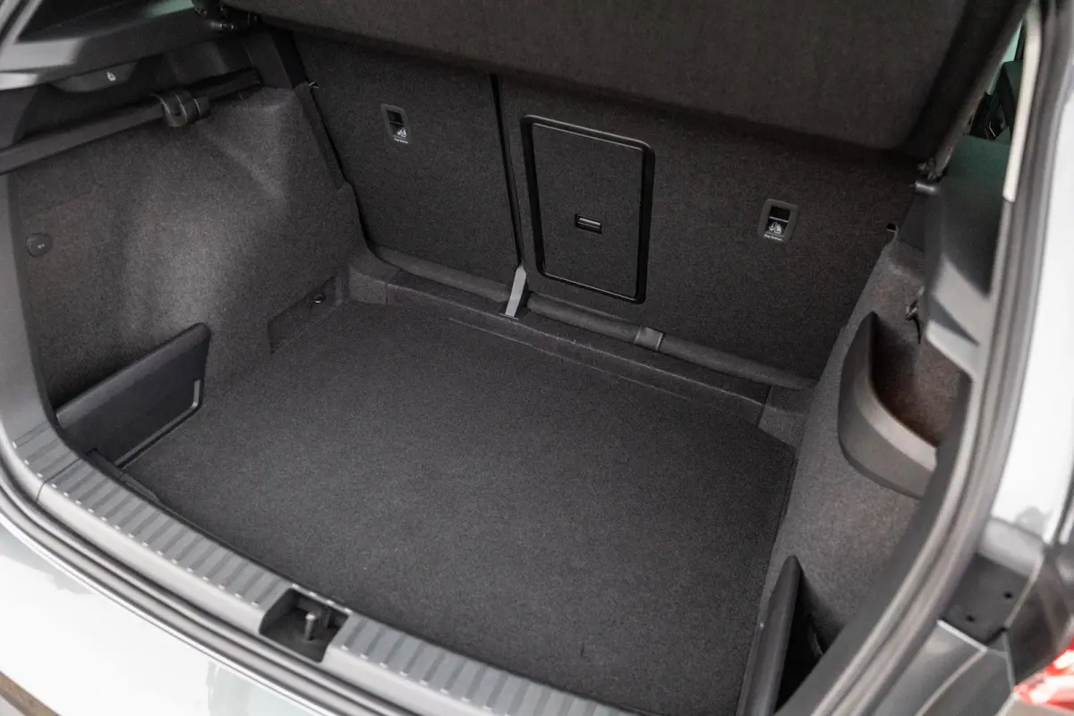 1.0 TSI 115pk Business Edition | Travel Assist Pakket | Navigatie Pakket | Achteruitrijcamera