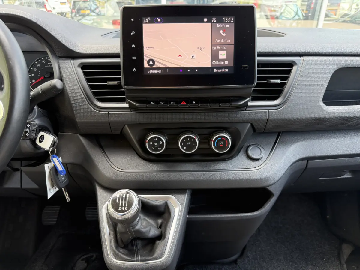 2.0 dCi 130 T30 L2H1 Work Edition | NL-auto | 1e Eig | LED | Navi | Carplay | PDC