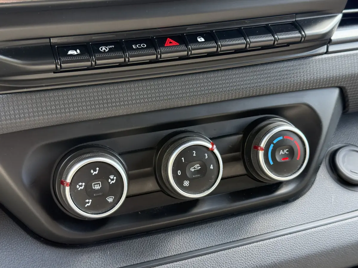 2.0 dCi 130 T30 L2H1 Work Edition | NL-auto | 1e Eig | LED | Navi | Carplay | PDC