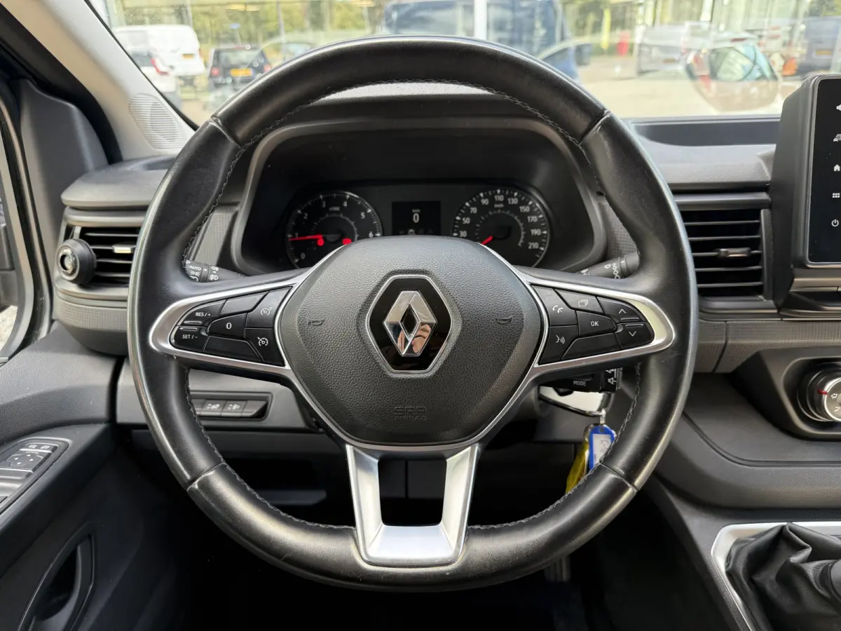 2.0 dCi 130 T30 L2H1 Work Edition | NL-auto | 1e Eig | LED | Navi | Carplay | PDC