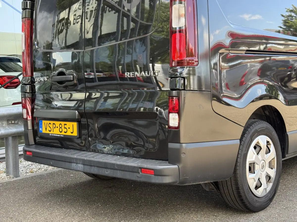 2.0 dCi 130 T30 L2H1 Work Edition | NL-auto | 1e Eig | LED | Navi | Carplay | PDC