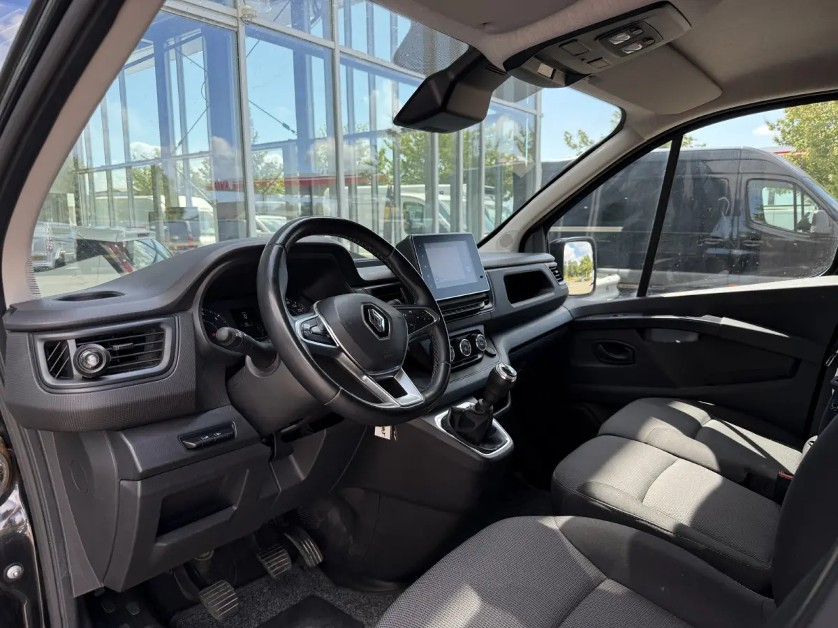 2.0 dCi 130 T30 L2H1 Work Edition | NL-auto | 1e Eig | LED | Navi | Carplay | PDC