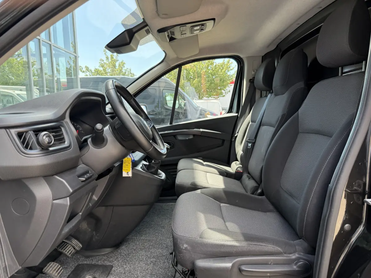 2.0 dCi 130 T30 L2H1 Work Edition | NL-auto | 1e Eig | LED | Navi | Carplay | PDC