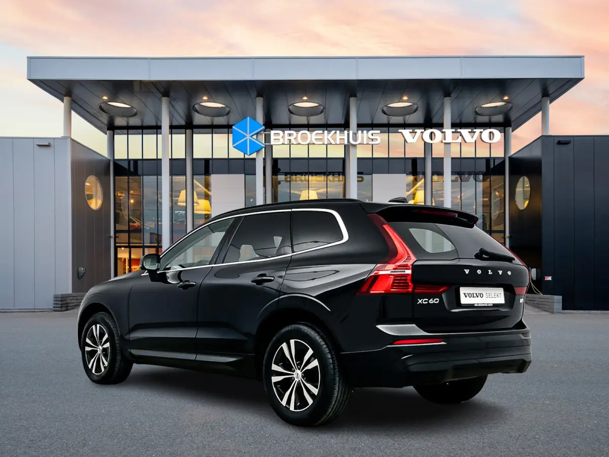 B5 Momentum Business | 18" | Leder | Stoel/Stuur/Achterbankverwarming | Elektr. verst. Stoelen | Parkeercamera | Adaptieve Cruise