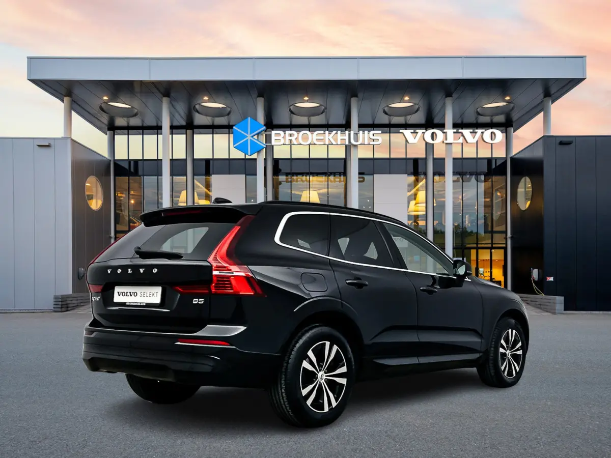 B5 Momentum Business | 18" | Leder | Stoel/Stuur/Achterbankverwarming | Elektr. verst. Stoelen | Parkeercamera | Adaptieve Cruise