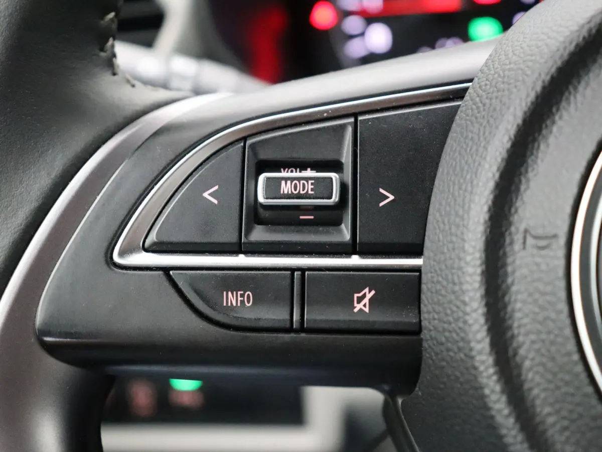 1.2 Comfort Smart Hybrid | Achteruitrijcamera | Stoelverwarming | Adaptieve cruise control | Navigatie |