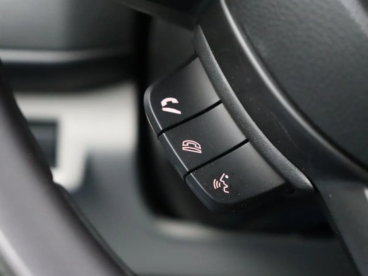 1.2 Comfort Smart Hybrid | Achteruitrijcamera | Stoelverwarming | Adaptieve cruise control | Navigatie |