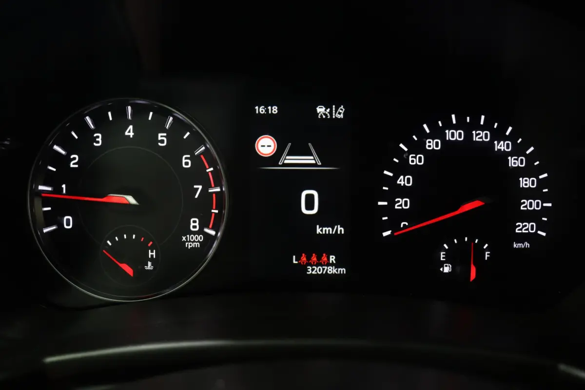 1.2 Comfort Smart Hybrid | Achteruitrijcamera | Stoelverwarming | Adaptieve cruise control | Navigatie |