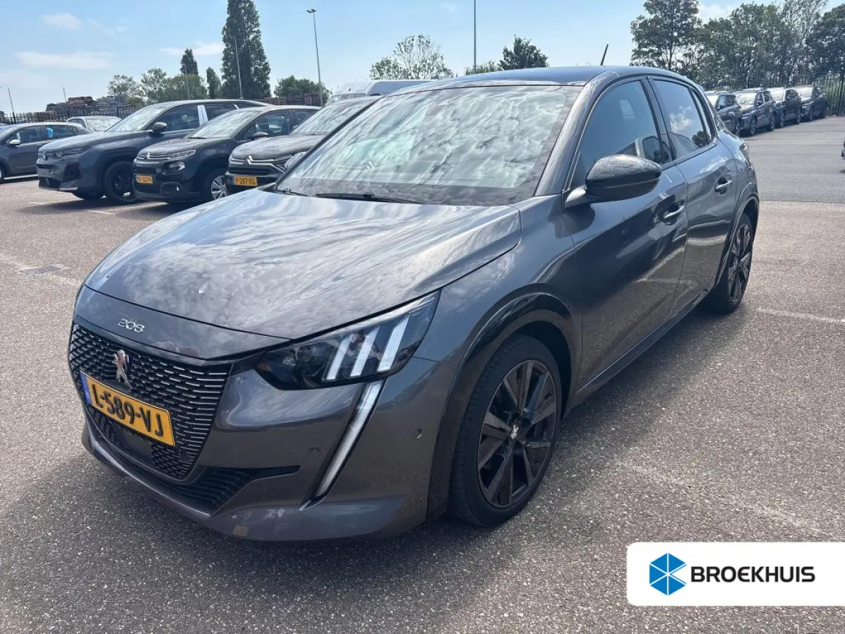 1.2 PureTech 130pk EAT8 GT Pack | Automaat | Navigatie | Camera | Panoramadak | Alcantara | Stoelverwarming | NL auto |