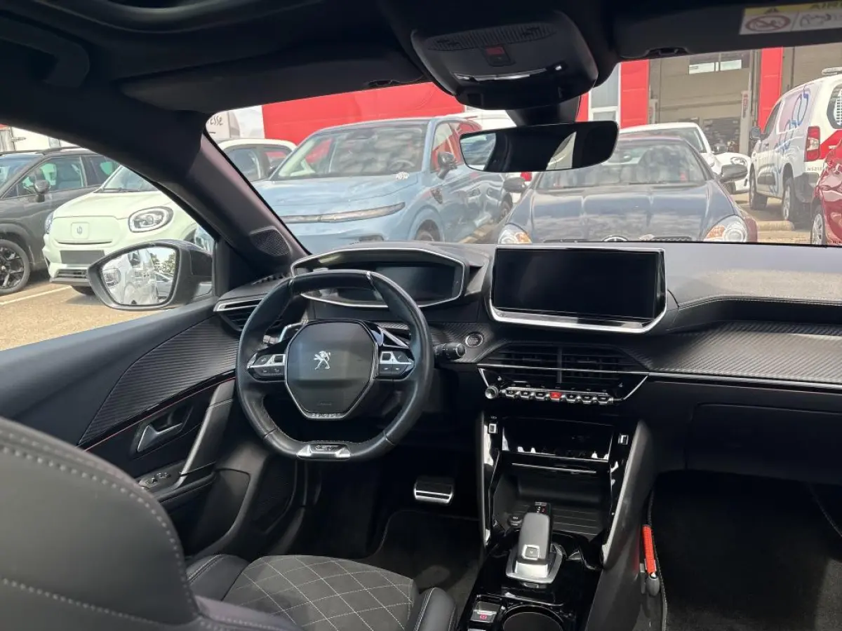 1.2 PureTech 130pk EAT8 GT Pack | Automaat | Navigatie | Camera | Panoramadak | Alcantara | Stoelverwarming | NL auto |