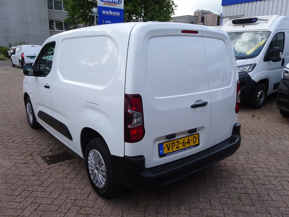 1.2 PureTech Pro BENZINE AIRCO NAVI CRUISE CONTROL PDC SCHUIFDEUR