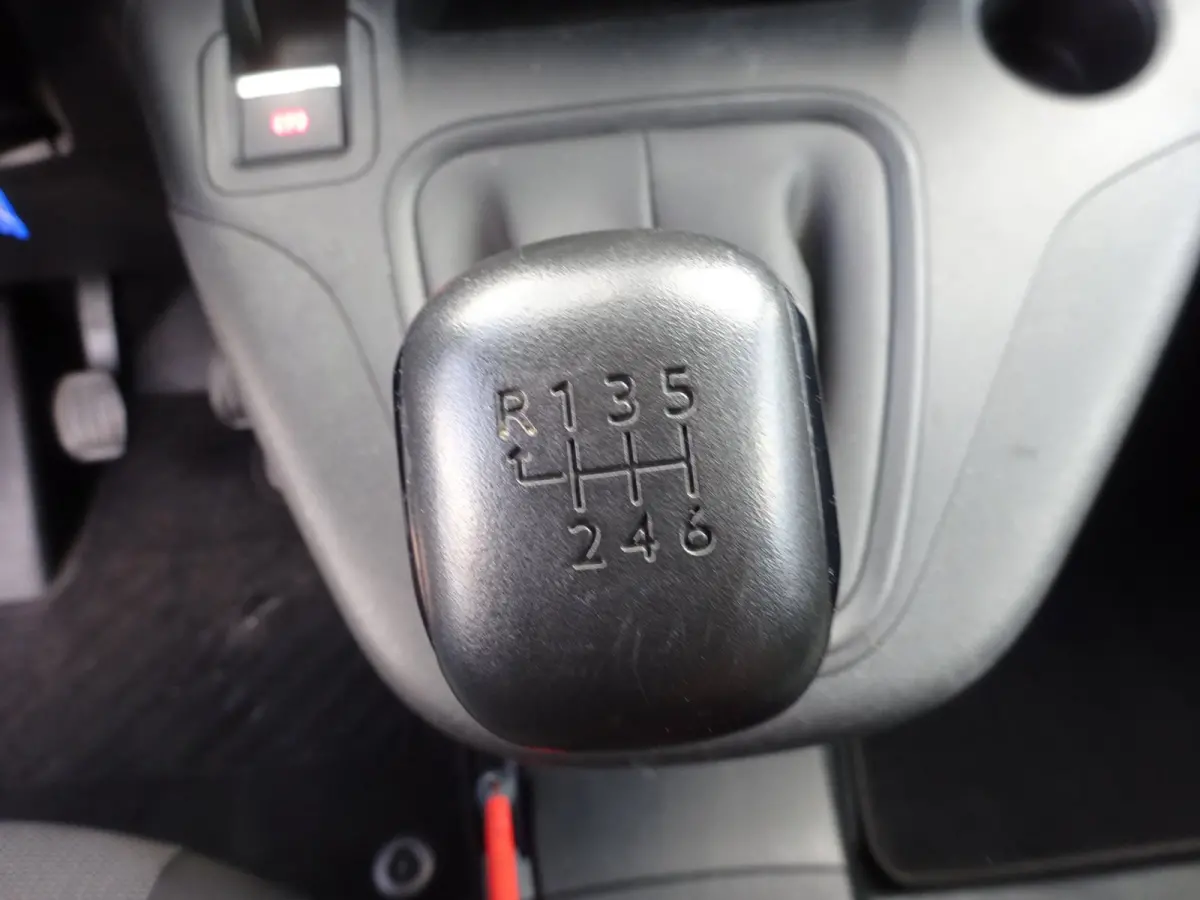 1.2 PureTech Pro BENZINE AIRCO NAVI CRUISE CONTROL PDC SCHUIFDEUR