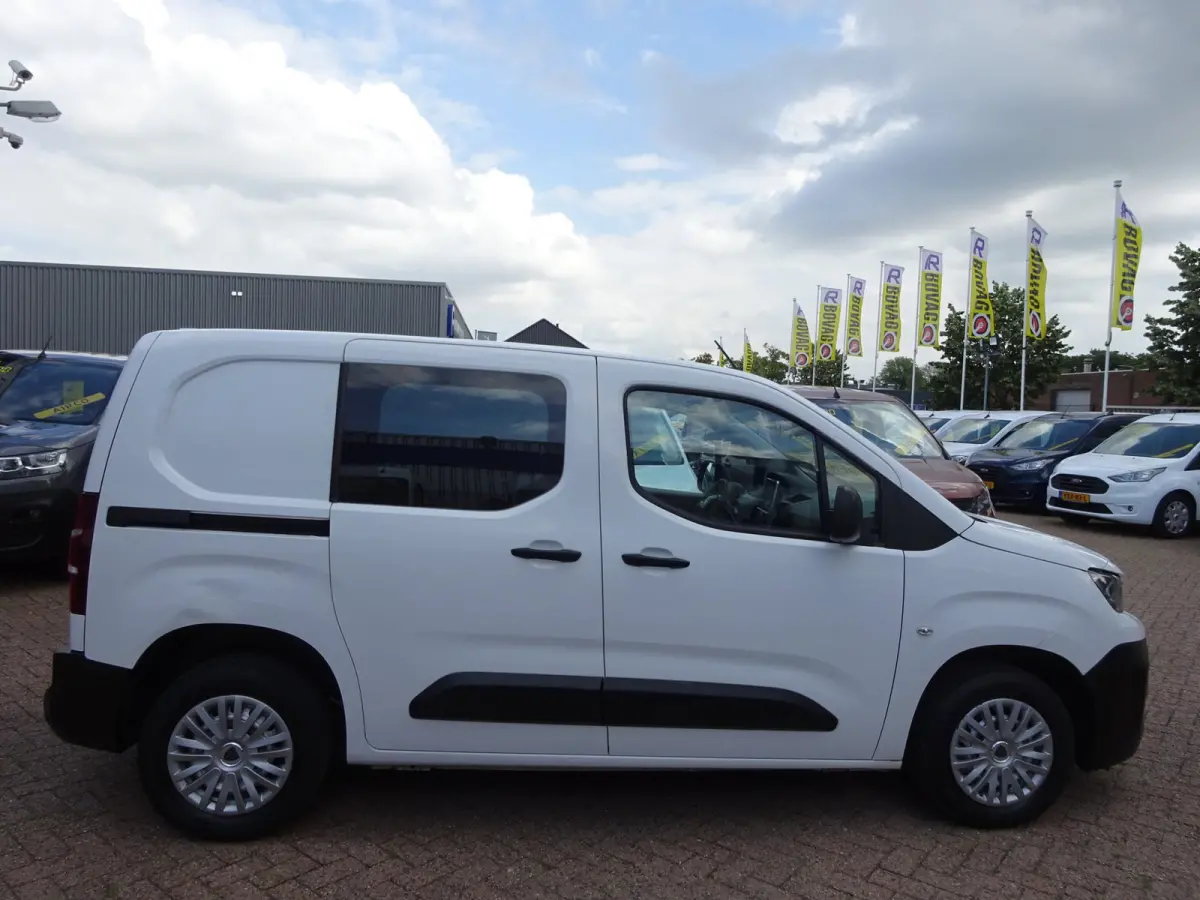 1.2 PureTech Pro BENZINE AIRCO NAVI CRUISE CONTROL PDC SCHUIFDEUR