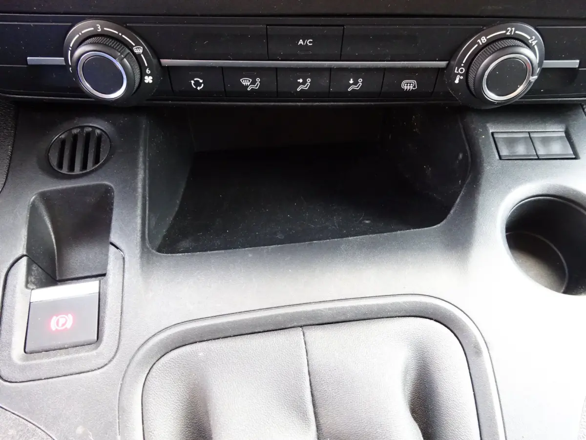 1.2 PureTech Pro BENZINE AIRCO NAVI CRUISE CONTROL PDC SCHUIFDEUR